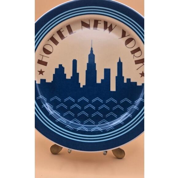 Euro Disneyland Hotel New York Plate Used Condition - Picture 2 of 4